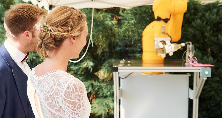 Bruce the butler - News - Maschinenbau